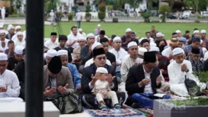 Sholat Idul Fitri di Taman Dwi Warna, Bupati HST Ingatkan untuk Perkuat Ukhuwah