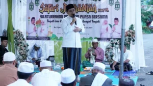 Safari Ramadan di Pajukungan, Bupati HST Salurkan Bantuan 1,4 Miliar
