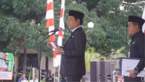 Pimpin Upacara Peringatan Hardiknas, Bupati Paparkan Program Balangan Unggul