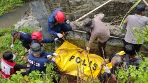 Geger, Warga Temukan Mayat di Reruntuhan Jembatan Rantau Bujur Aranio