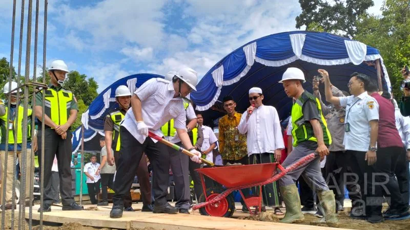 Resmi Dibangun, Bupati HST Letakkan Batu Pertama Gedung Perpustakaan Daerah