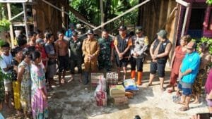 Gerak Cepat, Pj Bupati Mura Serahkan Bantuan Banjir