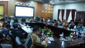 Pj Bupati Mura Rapat Evaluasi Kinerja Bersama Tim Inspektorat Jenderal Kemendagri