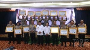 Raih Nilai 95,05 Pelayanan Publik, Polres Tapin Terima Penghargaan Ombudsman RI
