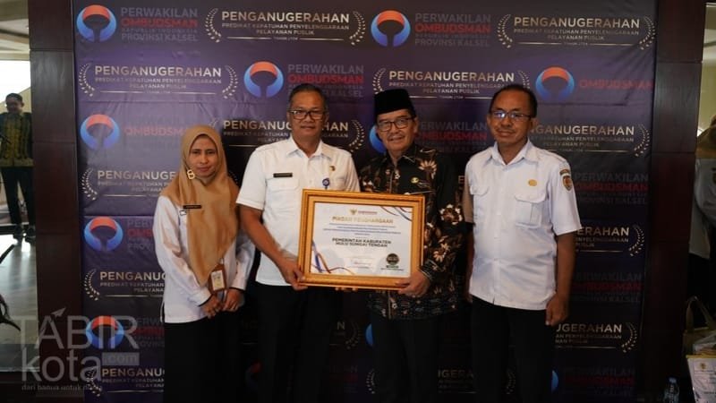 Raih Nilai 93,57, Pemkab HST Terima Penghargaan dari Ombudsman