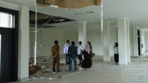 DPRD dan PUPR Kotabaru Tinjau Kondisi Gedung Baru