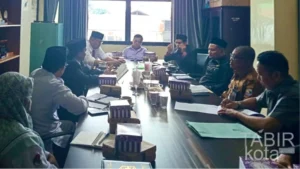 Komisi I DPRD Kotabaru Bersama Kemenag Gelar Rapat Persiapan Ibadah Haji 2025
