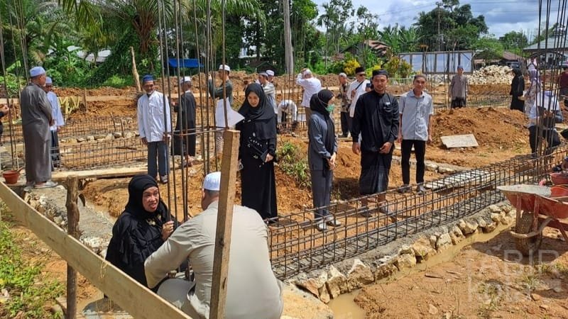 “Batuturuk” dengan Warga, Mesjid Miftahurrahmah Barikin di HST Resmi Dibangun